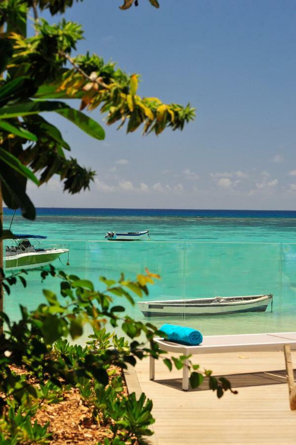 Obiches Luxury Beachfront Apartment Trou-Aux-Biches Екстер'єр фото