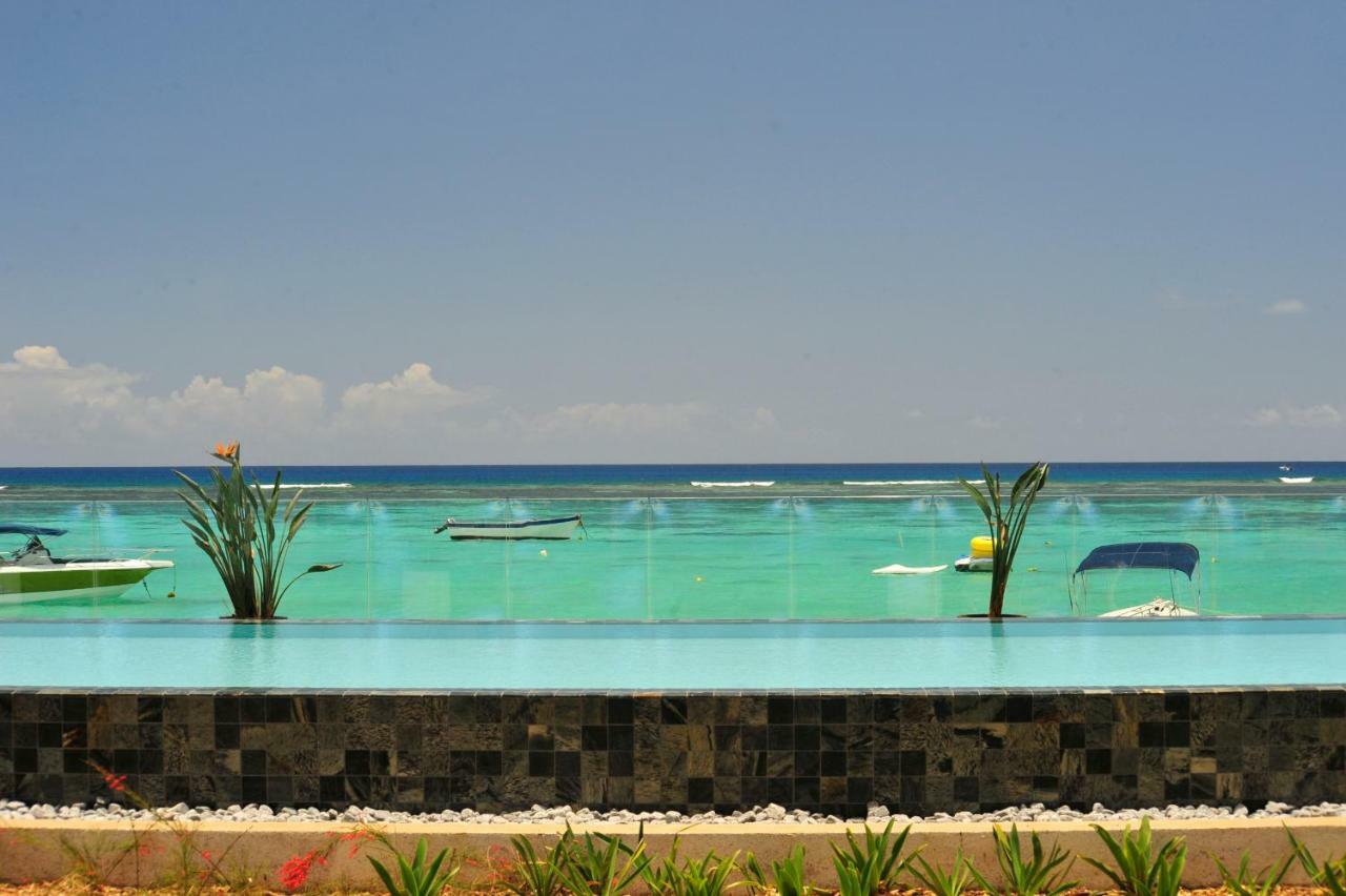 Obiches Luxury Beachfront Apartment Trou-Aux-Biches Екстер'єр фото