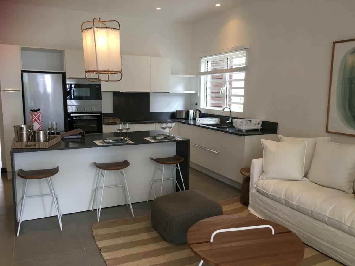 Obiches Luxury Beachfront Apartment Trou-Aux-Biches Екстер'єр фото