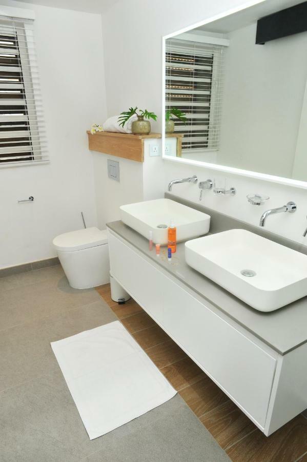 Obiches Luxury Beachfront Apartment Trou-Aux-Biches Екстер'єр фото