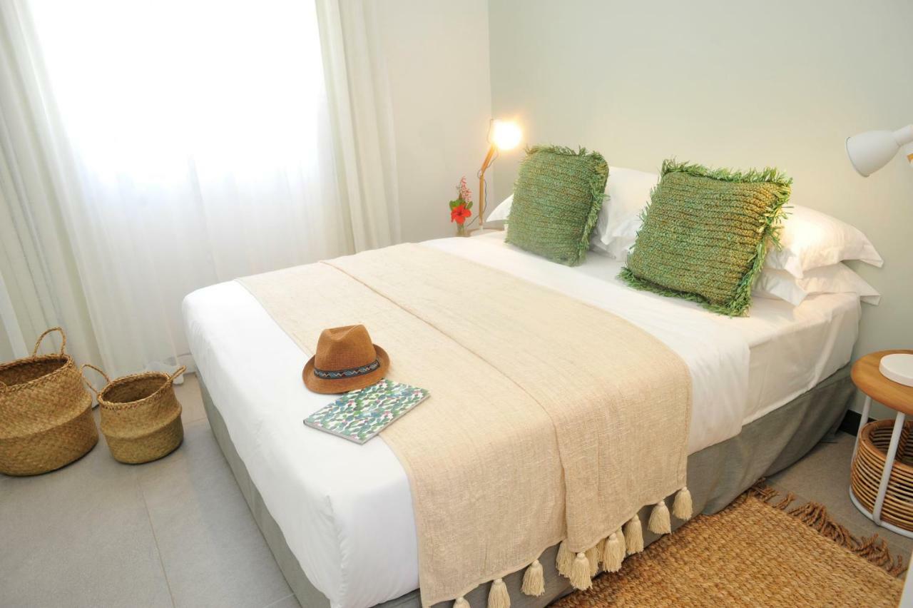 Obiches Luxury Beachfront Apartment Trou-Aux-Biches Екстер'єр фото