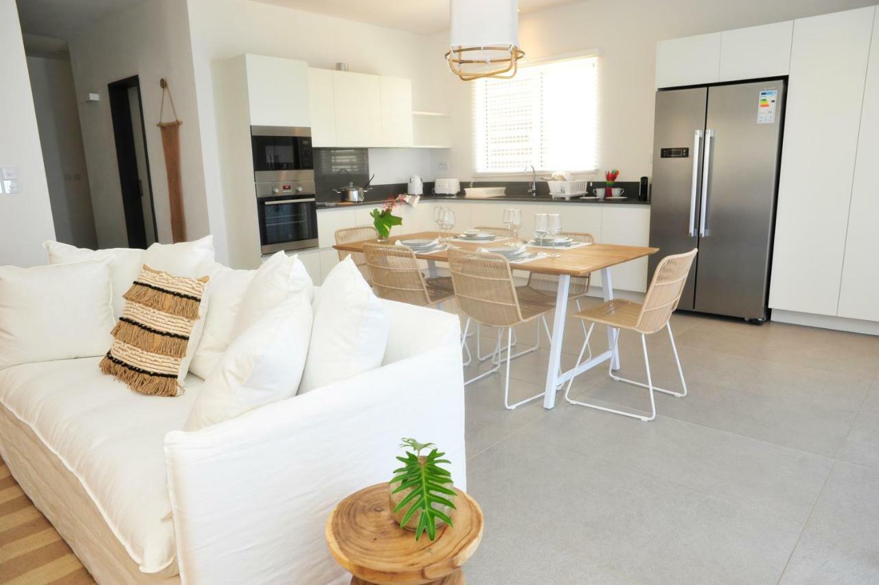 Obiches Luxury Beachfront Apartment Trou-Aux-Biches Екстер'єр фото