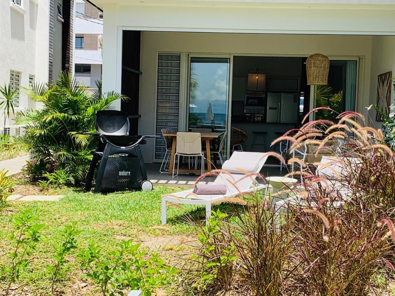 Obiches Luxury Beachfront Apartment Trou-Aux-Biches Екстер'єр фото