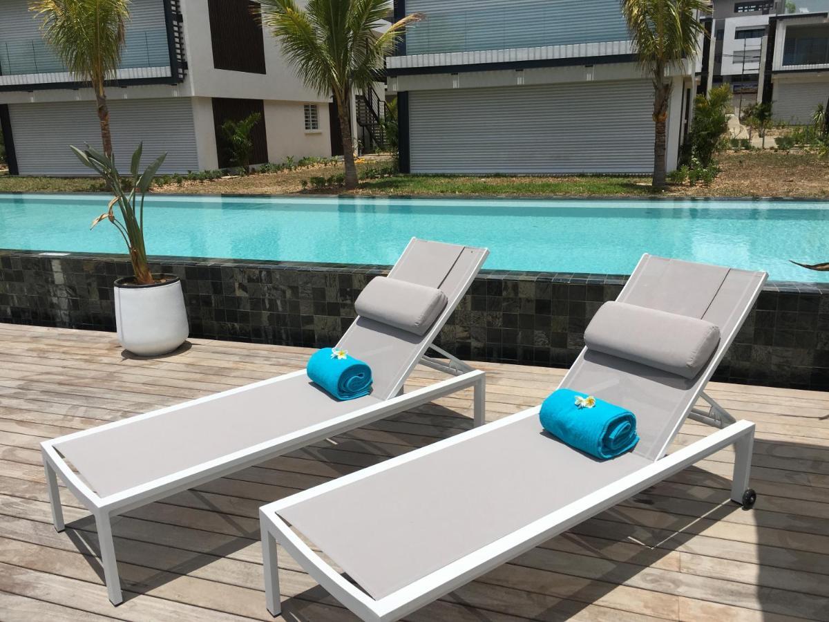 Obiches Luxury Beachfront Apartment Trou-Aux-Biches Екстер'єр фото