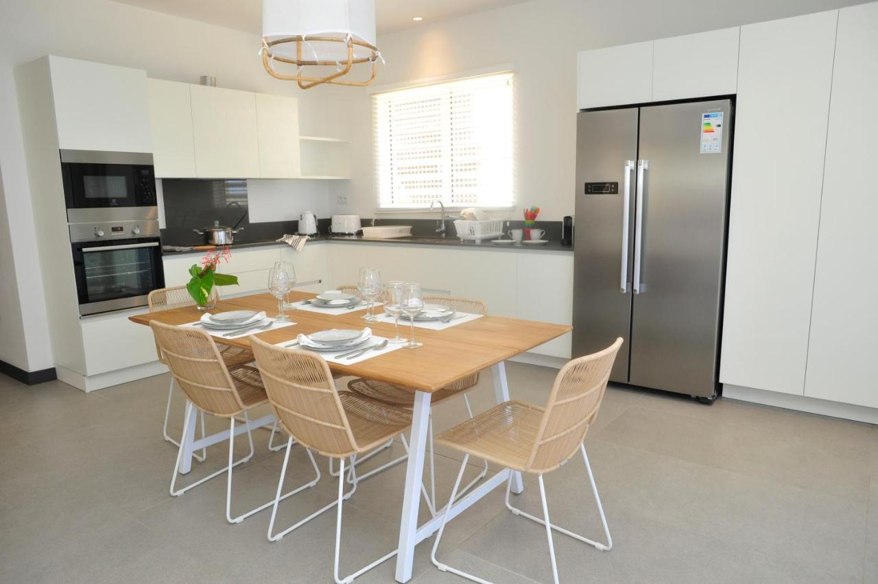 Obiches Luxury Beachfront Apartment Trou-Aux-Biches Екстер'єр фото